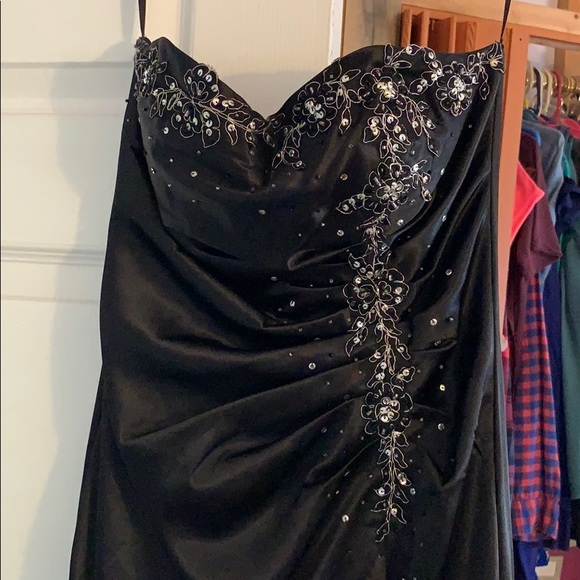 Prom Dress - Picture 2 of 7